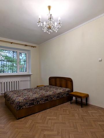 Семінарська вул., 11