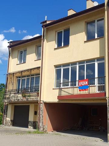 Дмитра Яворницького вул., 44