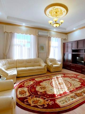 Софіївська вул., 11