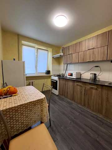 Захисників України вул. (1-го Травня), 8а