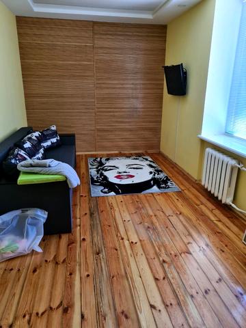 Металургів просп., 8