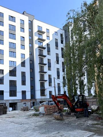 Дмитра Коцюбайла вул., (Будинок 1)