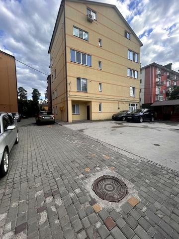 Рильського вул., 3