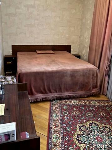 Довженка вул., 3