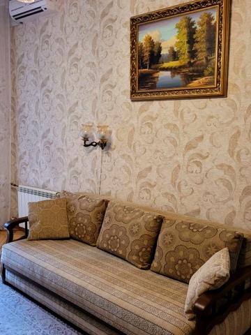 Тарасівська вул., 16