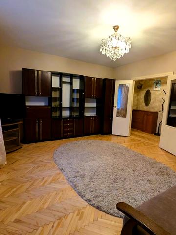 Володимира Вернадського вул., 38