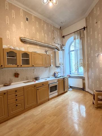 Кіри Муратової вул. (Льва Толстого), 13
