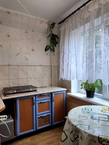 Героїв Крут вул. (12 Квітня), 2-В