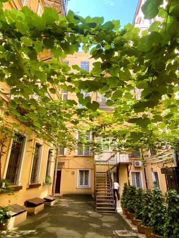 Грецька вул., 10