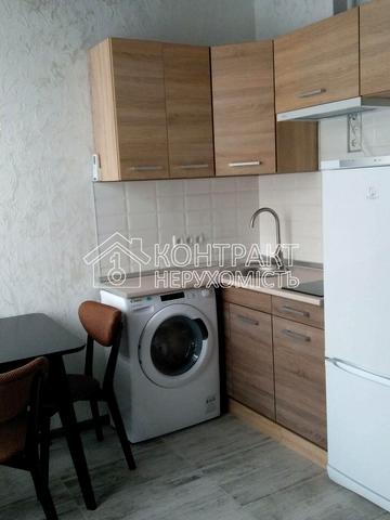 Білобровський пров., 5