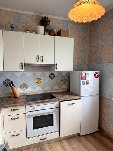 Тетяни Яблонської вул., 4