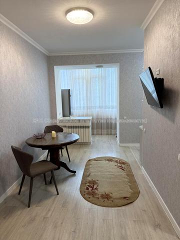 Куликівський узвіз (Революції), 8/10