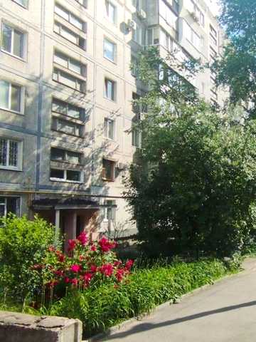 Шкільна вул. (Героїв Сталінграда), 24