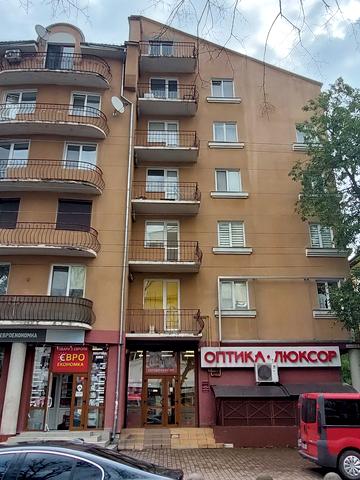 Євгена Коновальця вул., 123
