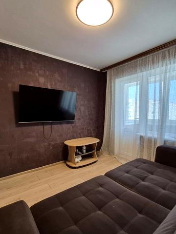 Автозаводська вул., 30