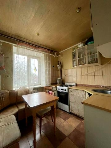 Івана Крамського вул., 5