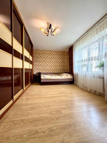 Митрополита Володимира Стернюка вул. (Миру), 3