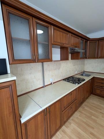 Тролейбусна вул., 30