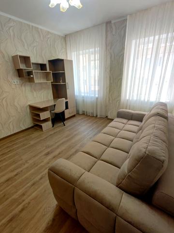 Сонячна вул., 4