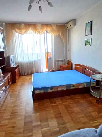 Миколи Бажана просп., 7-Д