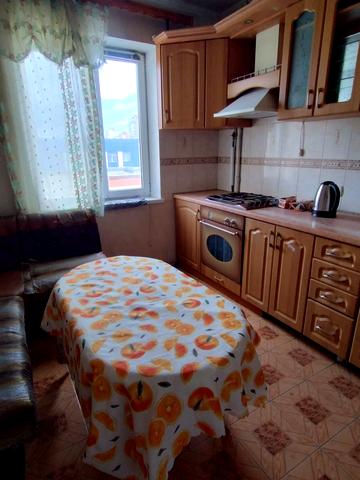Каштанова вул., 5
