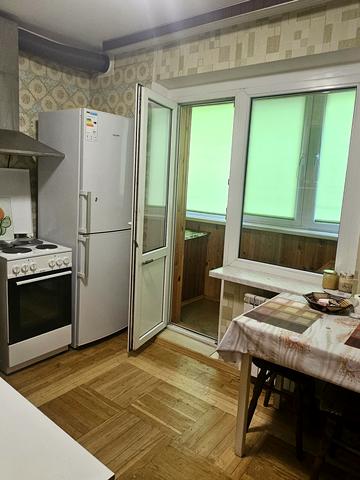 Героїв Космосу вул., 15