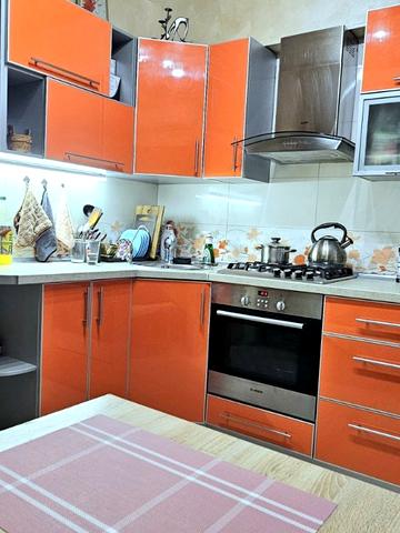 Автозаводська вул., 8