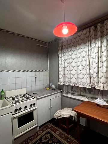 Нескорених вул. (Героїв Праці), 33