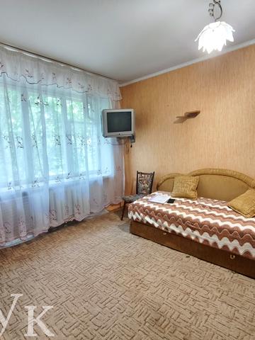 Івана Пулюя вул., 12