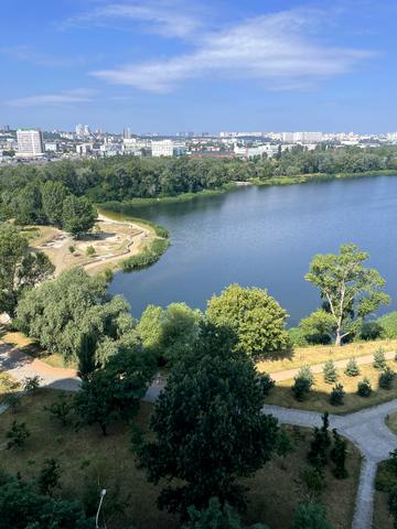 Йорданська вул. (Лайоша Гавро), 1