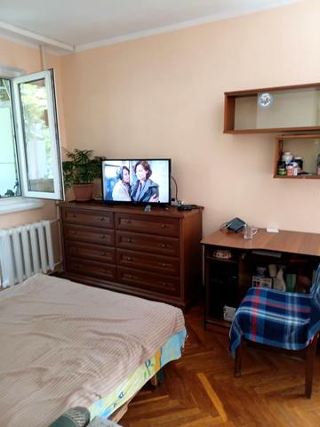 Героїв Крут вул. (Валентини Терешкової), 10