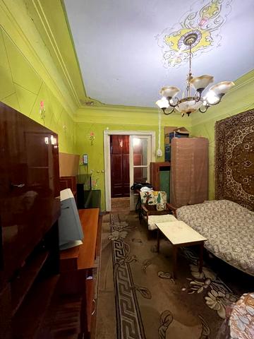 Дениса Котенка вул. (152-ї Дивізії), 4