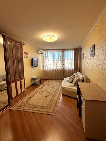 Вишгородська вул., 45/1