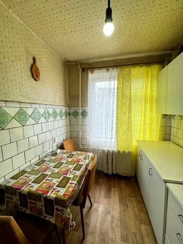 Героїв просп., 12