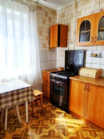 Буковинська вул., 6