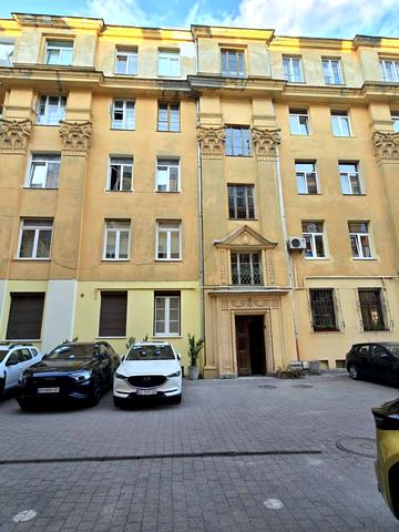 Івана Франка вул., 23а