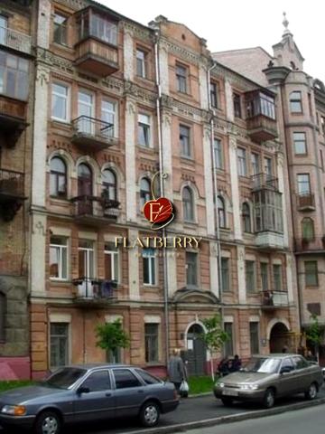 Богдана Хмельницького вул., 63