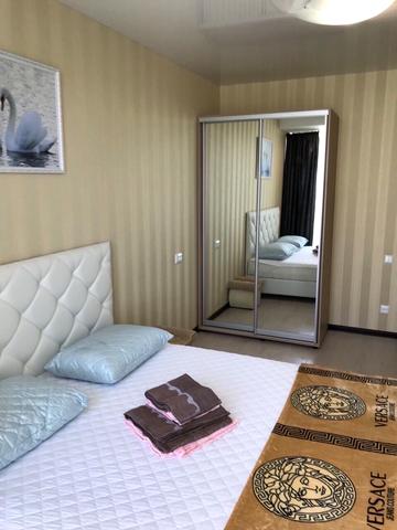 Літературна вул., Будинок
