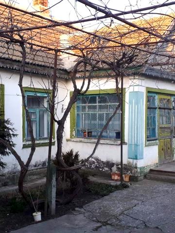 Комарова, 11