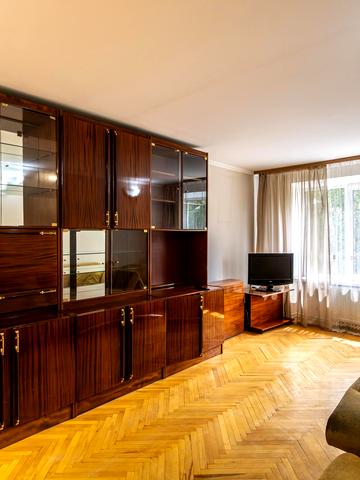 Млинарська вул., 40