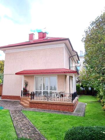 Квітнева вул., 4