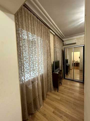 Базарна вул., 10