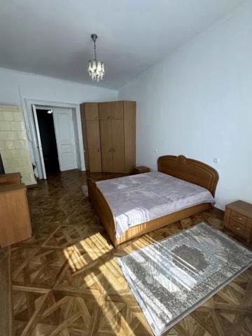 Івана Григоровича вул., 5