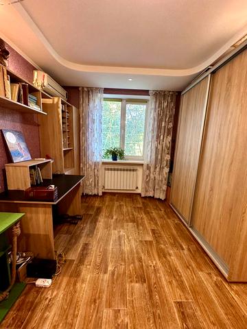 Криворізька вул., 28