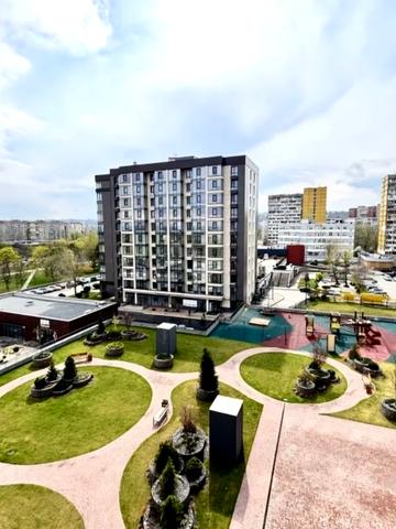 Набережна Перемоги вул., 128