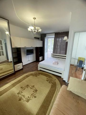 Будівельників вул., 29/8