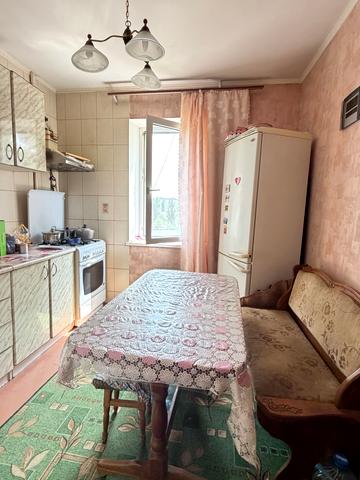 Лазурна вул., 18-Б