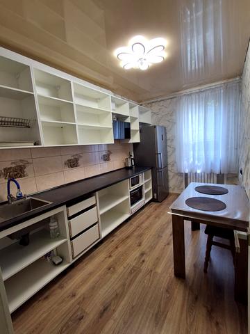 Академіка Заболотного вул., 12