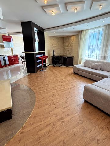 Соборності вул. (Жовтнева), 50