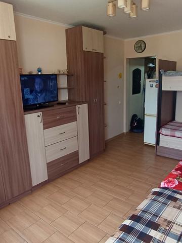 Золотий Берег бульв., 33
